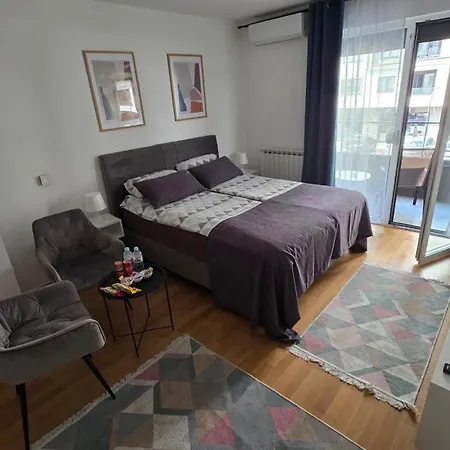 Bulevar Free Garage 1