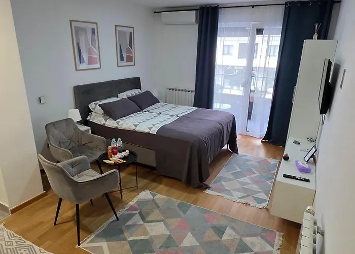 Bulevar Free Garage 1 شقة *